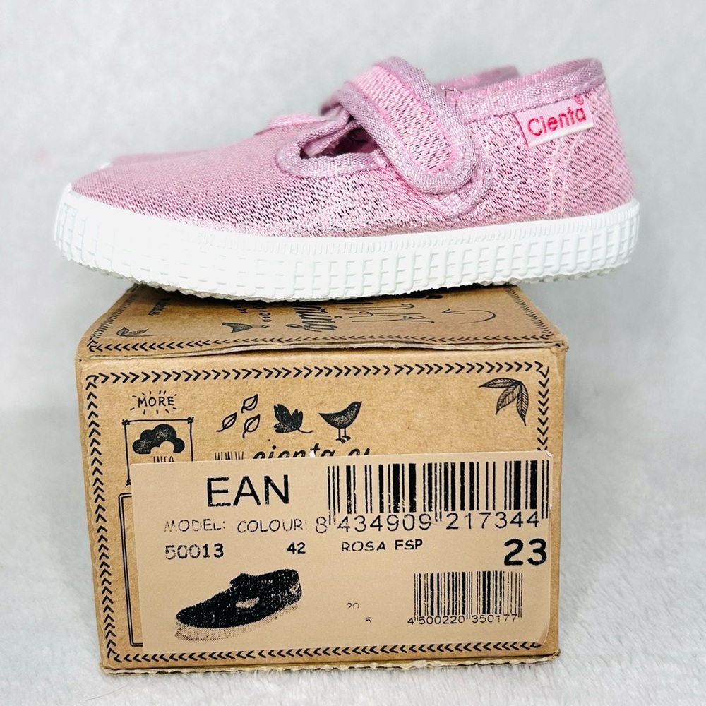 Cienta Pink Sneakers for Everyday Comfort